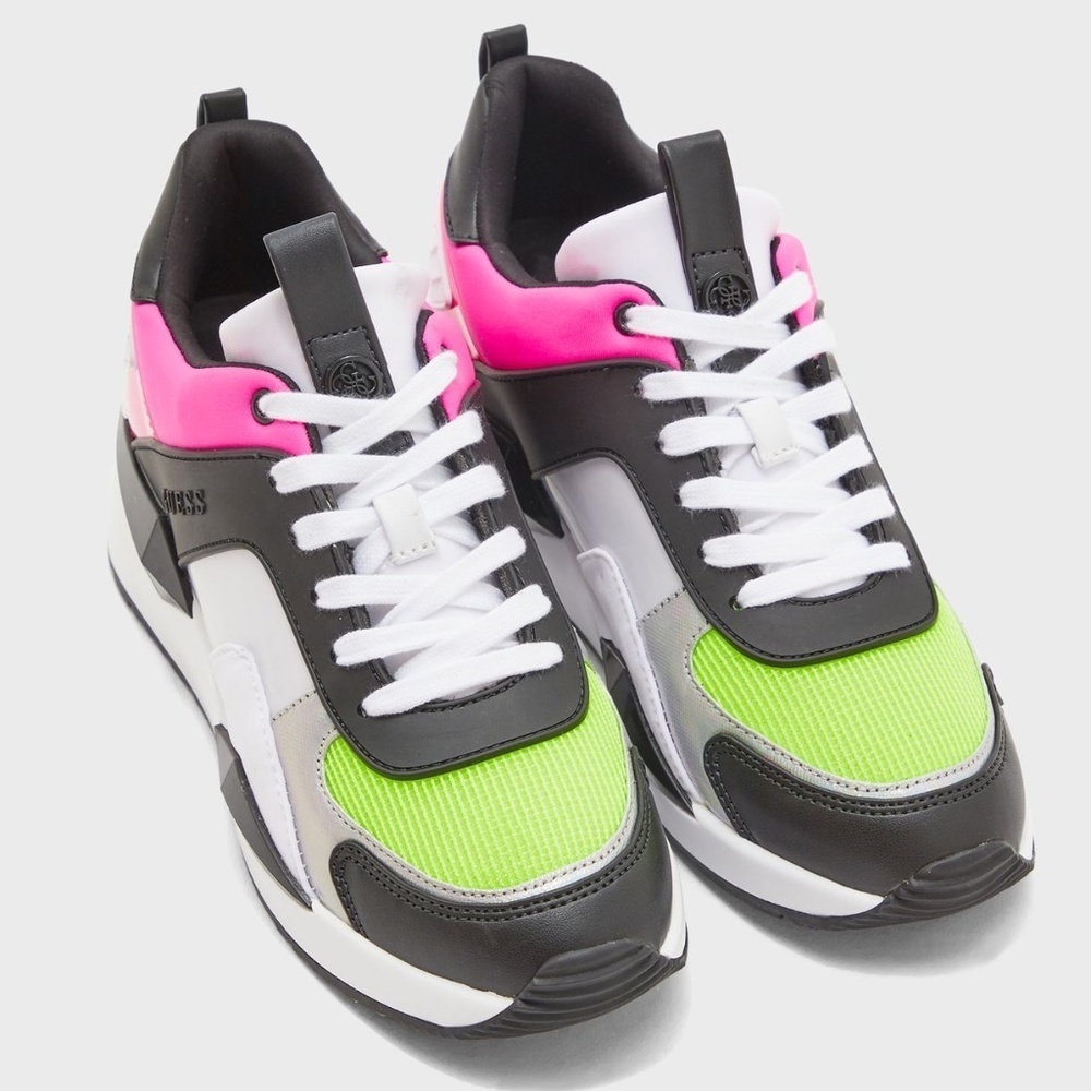 New GUESS Typical3 Low Top Sneaker SZ 9